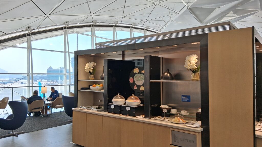 Hong Kong Airport Lounge - United Club Entrance