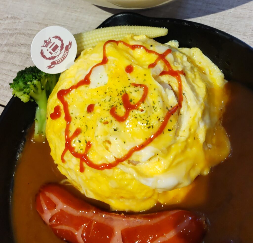ツクヨミメイドカフェの定番オムライス