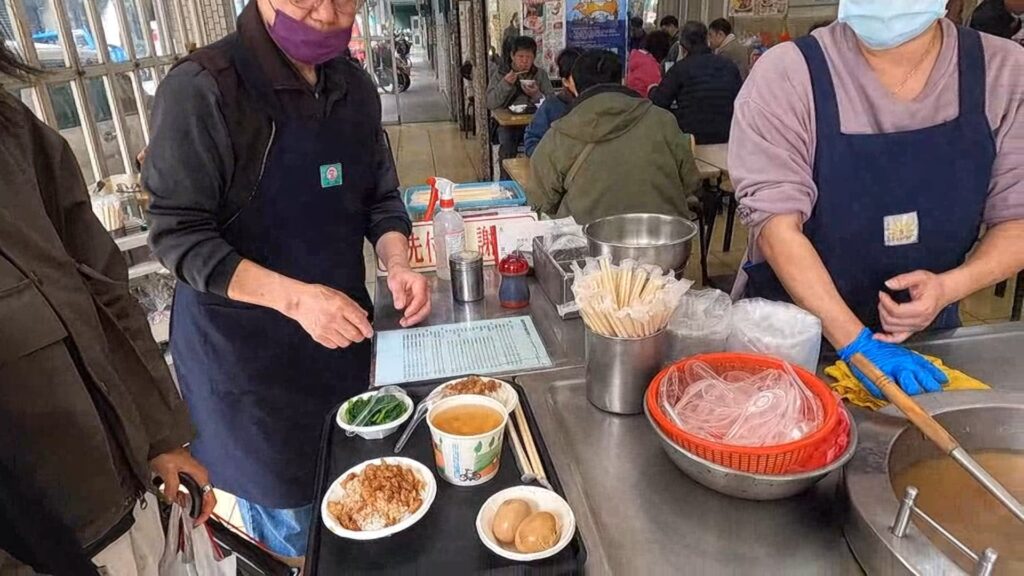 満庭香魯肉飯の会計